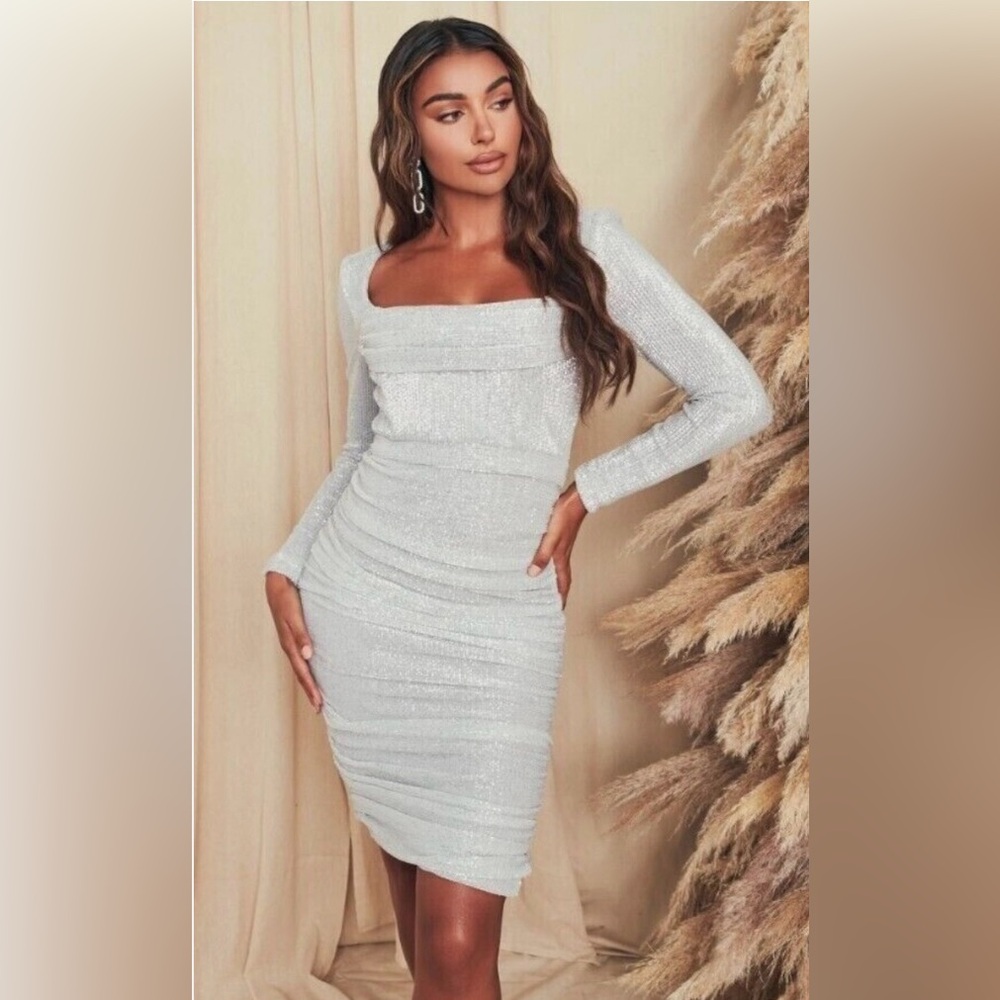 💗Lavish Alice Silver Sequin Long Sleeve Dress